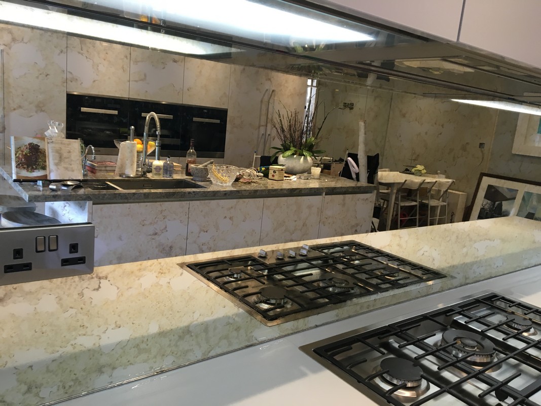 Mirror glass splashback in Banbury luxury kitchen